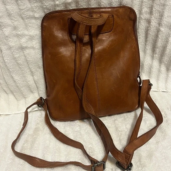 Elegant Tan Leather Woven Backpack - Picture 2 of 3